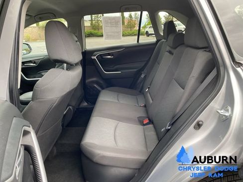 Used 2024 Toyota RAV4 XLE AWD/4WD image 23