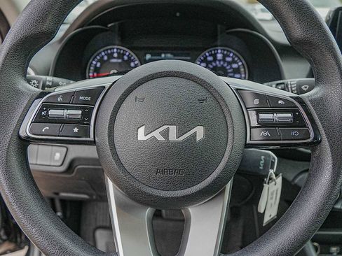 Used 2024 Kia Forte LXS image 12