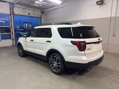 Used 2016 Ford Explorer Sport AWD/4WD image 4