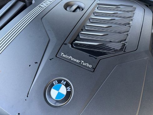 Used 2022 BMW 740i xDrive w/ M Sport Package image 13