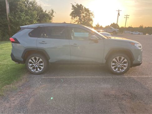 Used 2020 Lincoln Nautilus Reserve w/ Equipment Group 201A FWD image 12