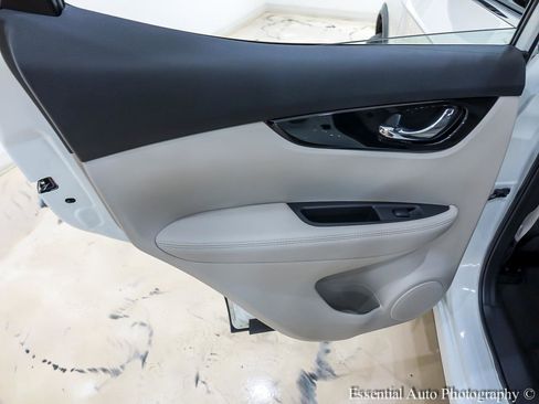 Used 2022 Nissan Rogue Sport SL w/ Premium Package image 27