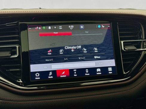 Used 2024 Dodge Durango Citadel w/ Tow 'N Go Package image 17