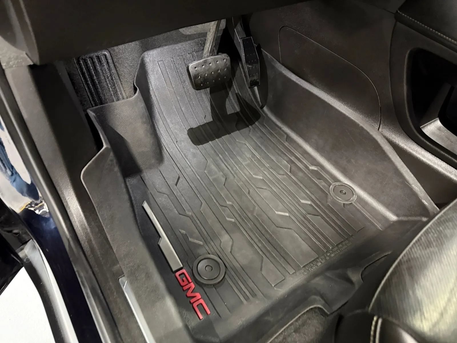 Used 2022 GMC Acadia SLT w/ Elevation Edition AWD/4WD image 34