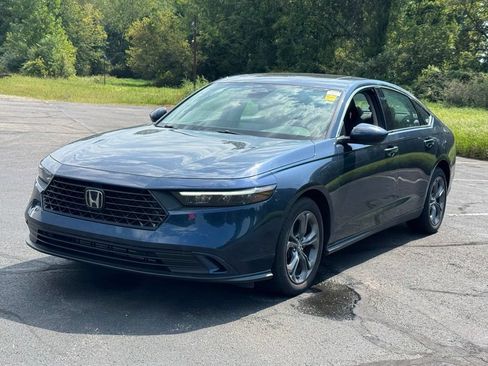 Used 2024 Honda Accord EX image 3