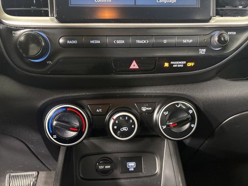 Used 2021 Hyundai Venue SE w/ Cargo Package image 17