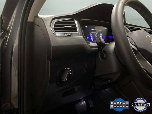 Used 2023 Volkswagen Tiguan SE w/ Panoramic Sunroof Package image 36