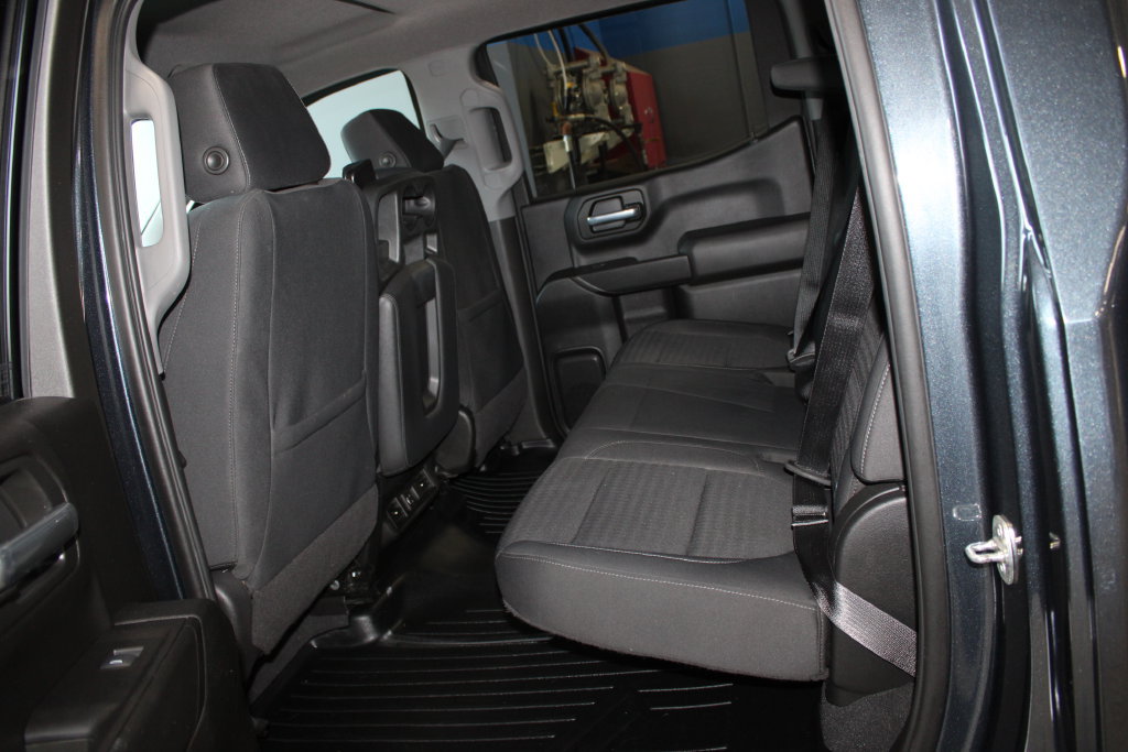 Used 2021 Chevrolet Silverado 1500 LT AWD/4WD image 8