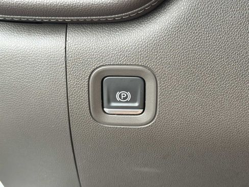 Used 2020 GMC Sierra 1500 SLT w/ SLT Premium Plus Package image 16