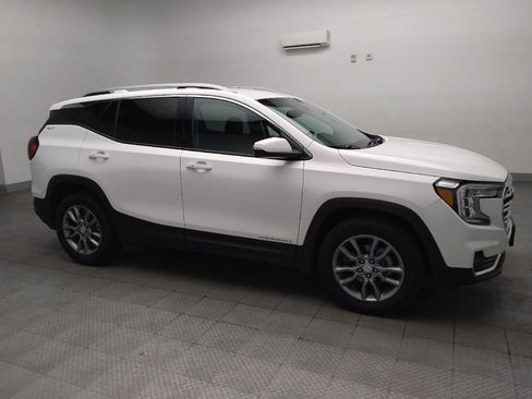 Used 2024 GMC Terrain SLT AWD/4WD image 11