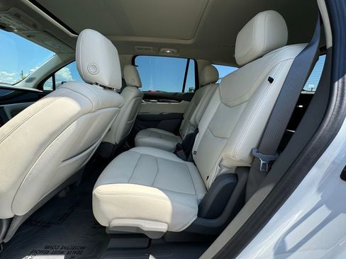 Certified 2024 Cadillac XT6 Premium Luxury w/ Technology Package FWD image 35