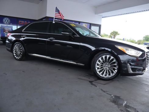 Used 2018 Genesis G90 3.3T Premium RWD image 6