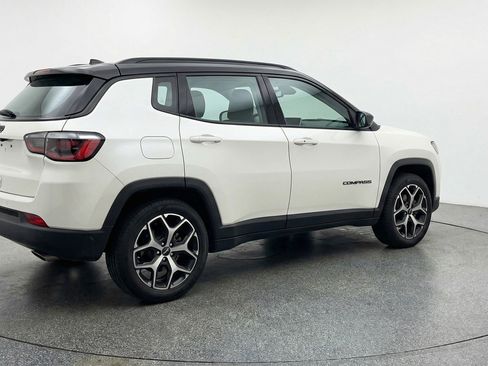 Used 2025 Jeep Compass Limited AWD/4WD image 9