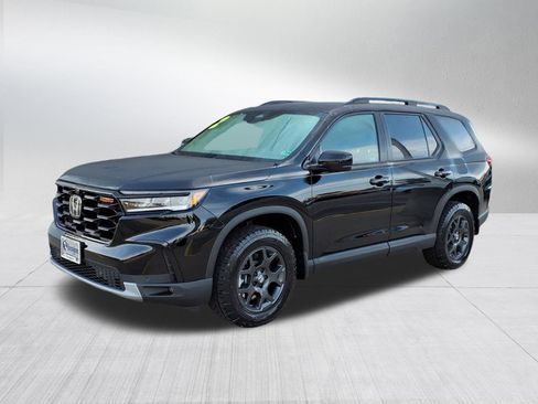 New 2025 Honda Pilot TrailSport image 8