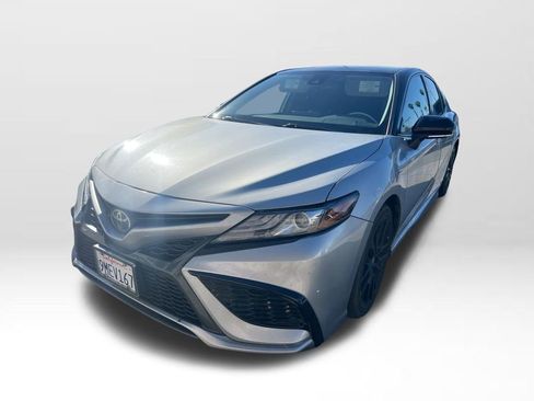 Used 2022 Toyota Camry XSE image 6
