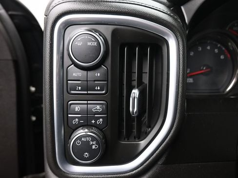 Used 2020 Chevrolet Silverado 1500 RST AWD/4WD image 28