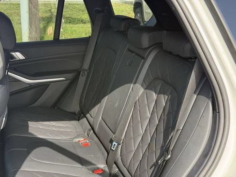 Used 2024 BMW X5 sDrive40i w/ Premium Package RWD image 32