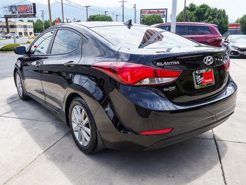 Used 2016 Hyundai Elantra SE w/ Option Group 02 FWD image 6