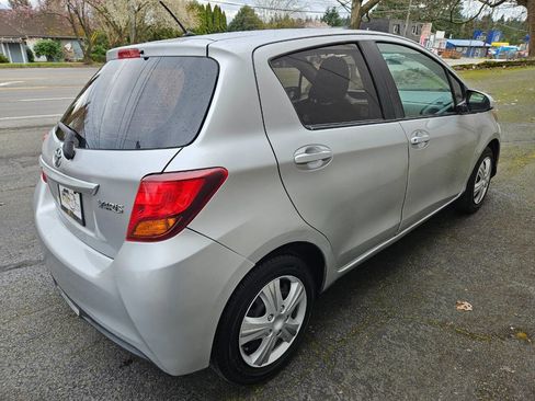 Used 2015 Toyota Yaris L image 5