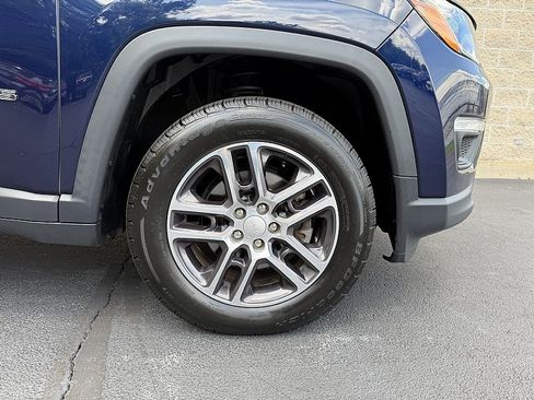 Used 2018 Jeep Compass Latitude w/ Popular Equipment Group AWD/4WD image 7