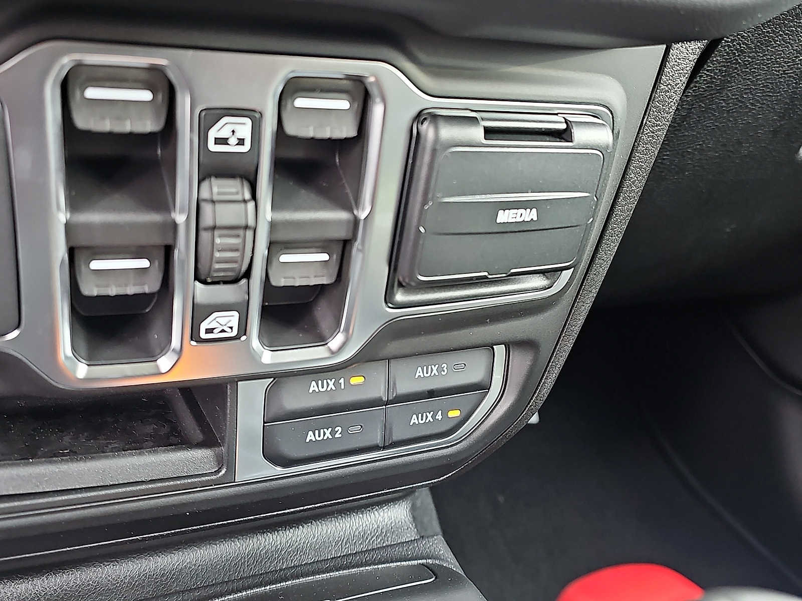 New 2026 Jeep Wrangler Unlimited Sahara AWD/4WD image 16