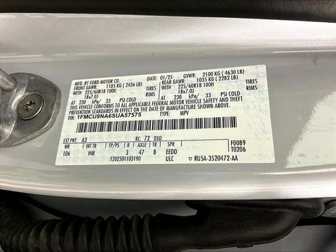 Used 2025 Ford Escape ST-Line Select AWD/4WD image 19