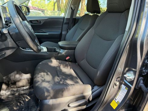 Used 2025 Toyota RAV4 LE image 30