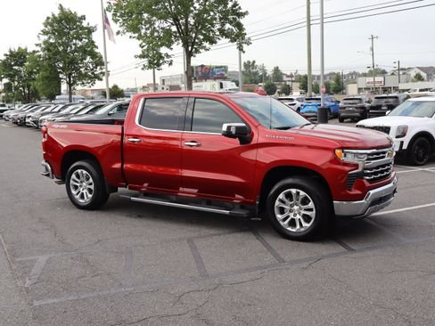 Used 2025 Chevrolet Silverado 1500 LTZ w/ LTZ Premium Package AWD/4WD image 2