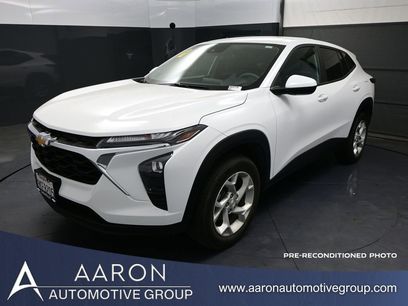 Used 2024 Chevrolet Trax LS w/ LS Convenience Package