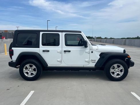 Used 2018 Jeep Wrangler Unlimited Sport S AWD/4WD image 5