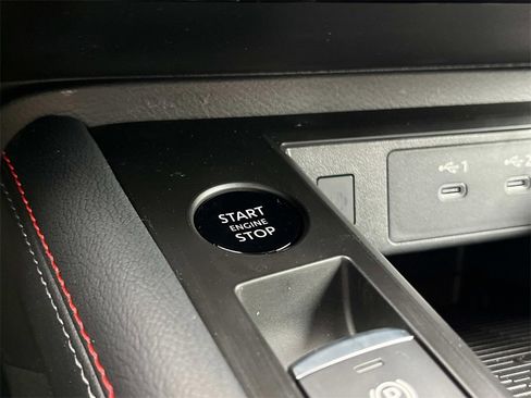 New 2025 Nissan Kicks SR image 25