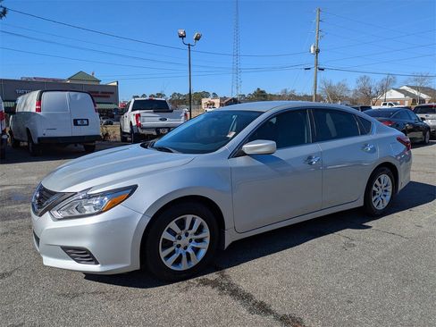 Used 2018 Nissan Altima 2.5 S w/ S Convenience Package image 8