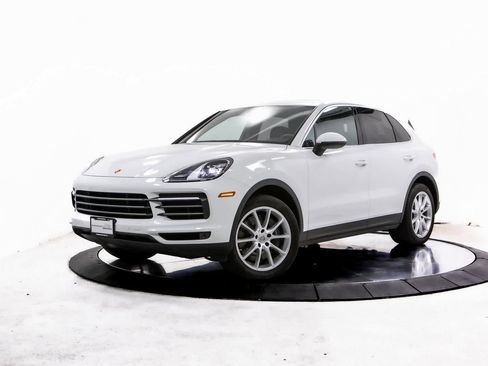 Certified 2022 Porsche Cayenne image 1