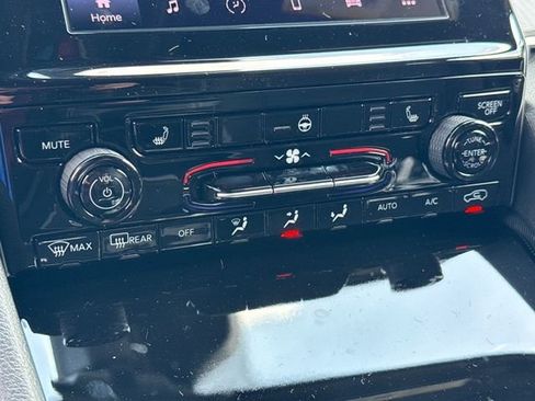 New 2025 Jeep Grand Cherokee L Laredo w/ Luxury Tech Group I image 20