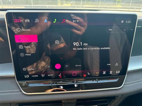 New 2025 Volkswagen Tiguan SE image 20