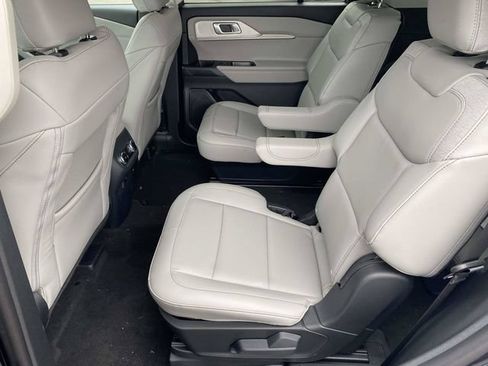 New 2026 Ford Explorer Active w/ Active Comfort Package RWD image 11