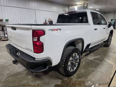 Used 2023 Chevrolet Silverado 2500 Custom w/ Custom Convenience Package AWD/4WD image 9