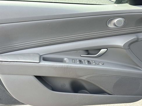 Used 2023 Hyundai Elantra SEL w/ Convenience Package FWD image 17