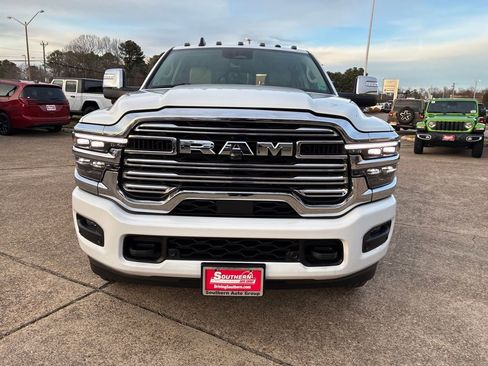 New 2026 RAM 2500 Laramie AWD/4WD image 9