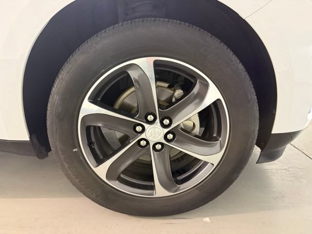 Certified 2019 Buick Enclave Essence w/ LPO, Sport Appearance Package FWD image 33