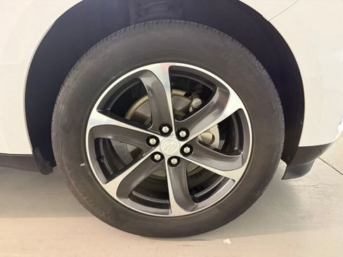 Used 2019 Buick Enclave Essence w/ LPO, Sport Appearance Package FWD image 33