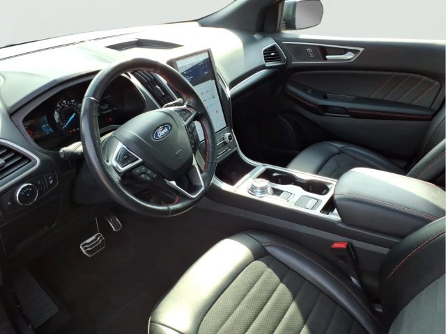 Used 2022 Ford Edge ST-Line w/ Class II Trailer Tow Package AWD/4WD image 3