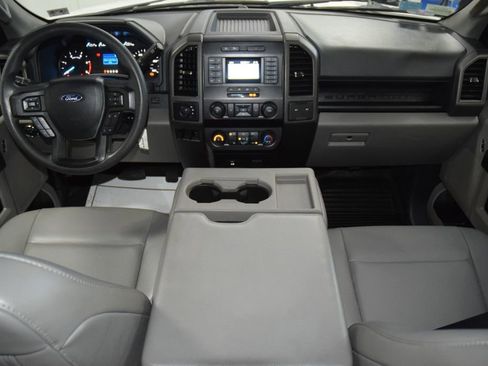 Used 2022 Ford F550 4x4 Crew Cab Super Duty w/ Power Equipment Group image 18