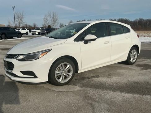 Used 2018 Chevrolet Cruze LT w/ Convenience Package image 6