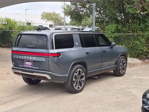Used 2025 Rivian R1S Adventure Dual AWD/4WD image 5