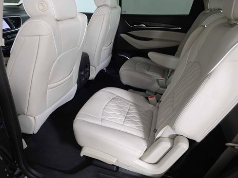 Used 2023 Buick Enclave Avenir w/ Avenir Technology Package image 32