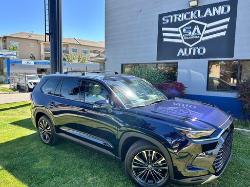 Used 2025 Toyota Grand Highlander AWD Hybrid image 2