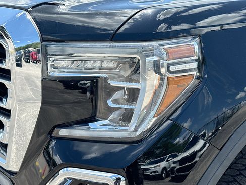 Used 2020 GMC Sierra 1500 SLT w/ SLT Premium Plus Package AWD/4WD image 9