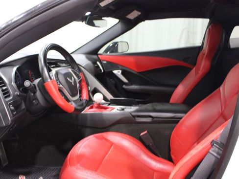 Used 2014 Chevrolet Corvette Stingray Coupe image 3