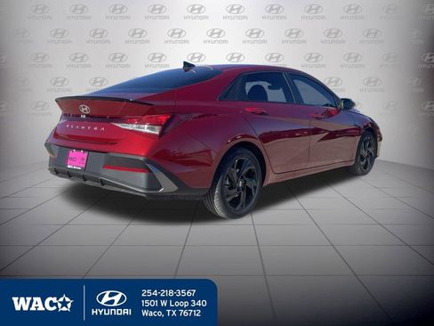 Used 2025 Hyundai Elantra Sport image 11